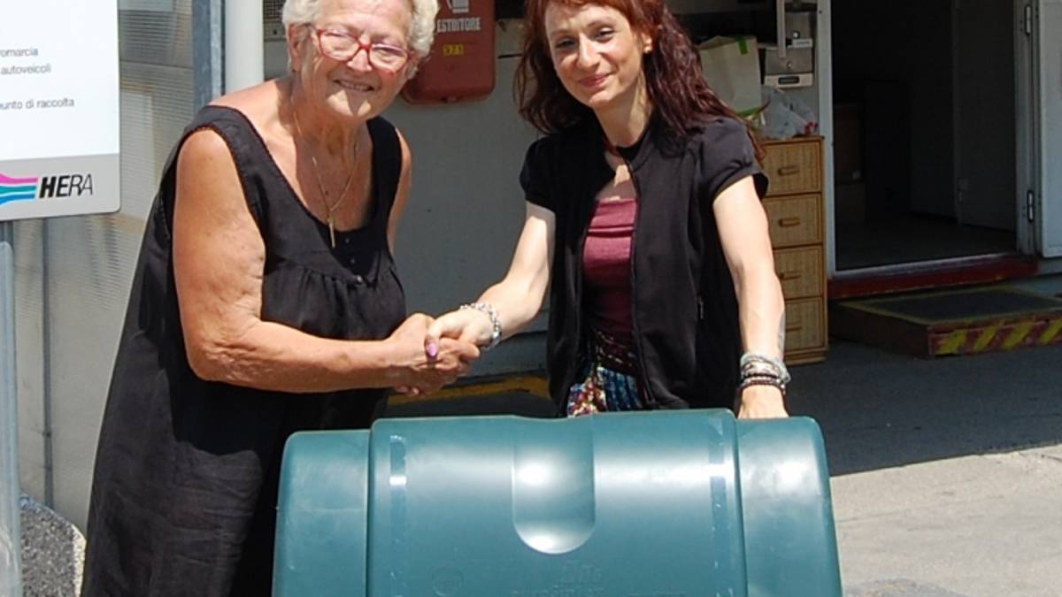 Rimini, attrezzatura gratuita per fare il compostaggio dei rifiuti
