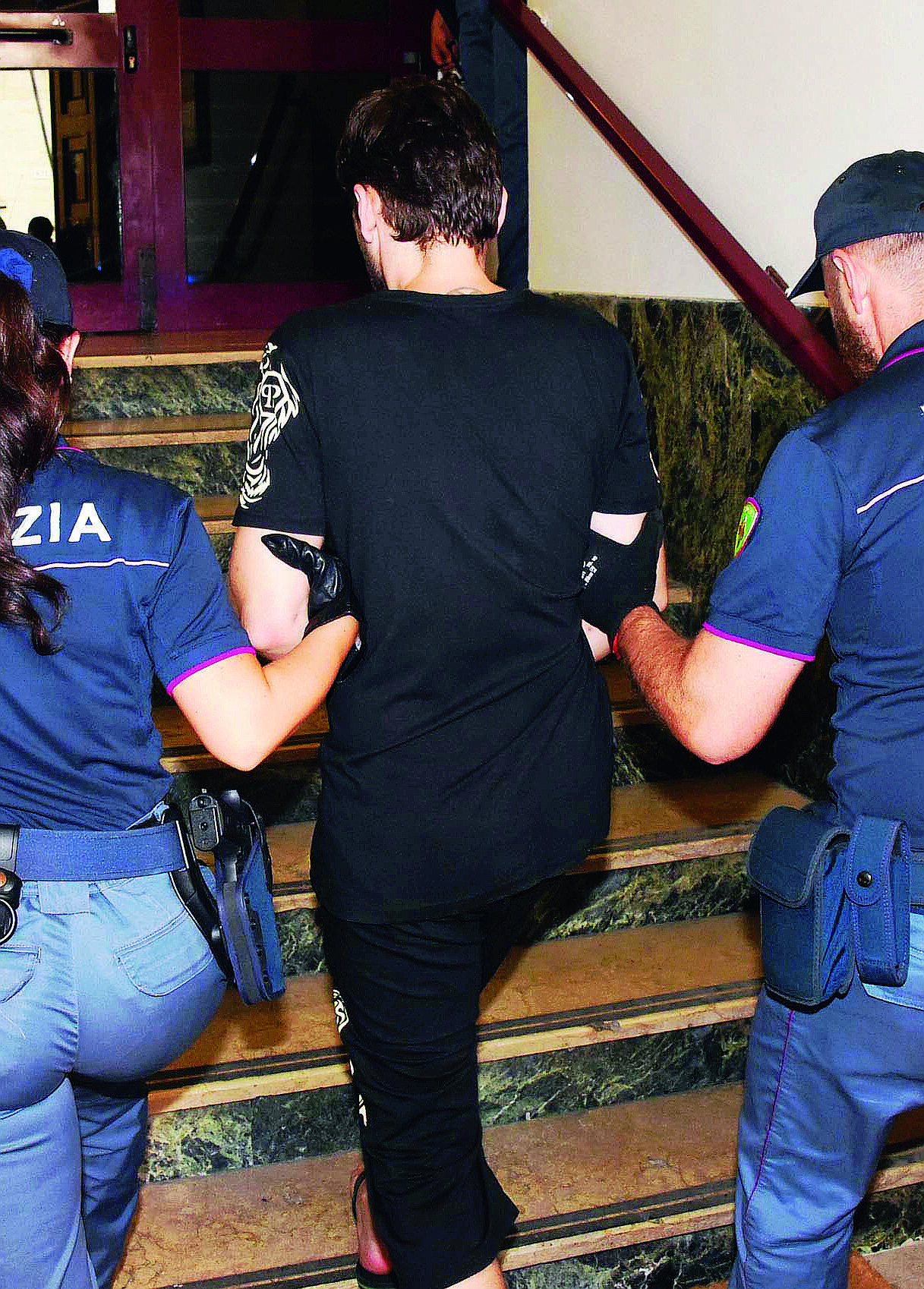 Rimini, esce per fare il volontario in chiesa ma compie una rapina