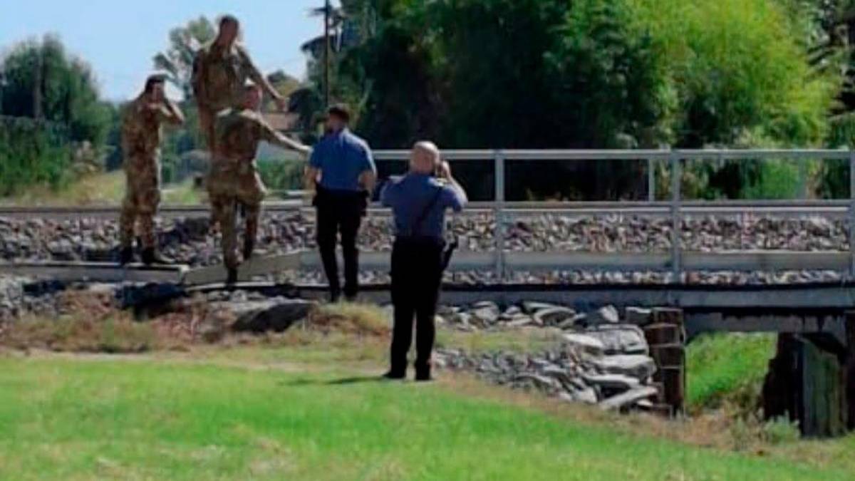 Bomba nascosta sotto la ferrovia per non fermare il cantiere a Solarolo: tre indagati