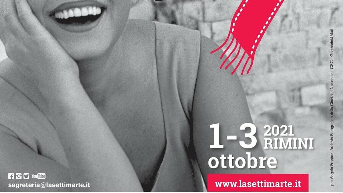 Giulietta Masina sorride al festival dedicato alla Settima arte