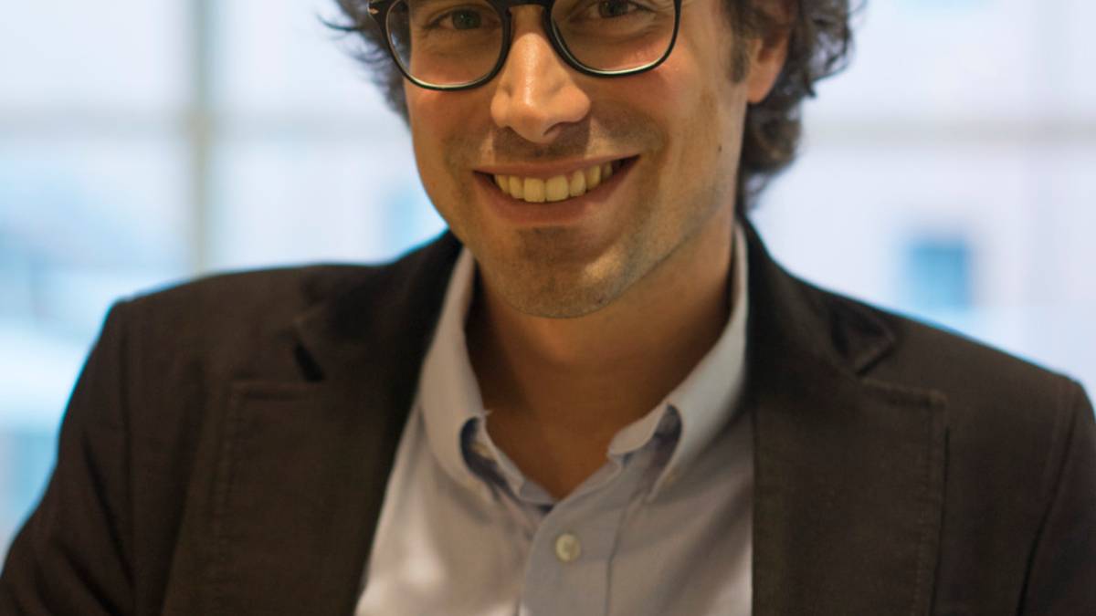 Cesenatico, martedì incontro con lo scrittore Matteo Cavezzali