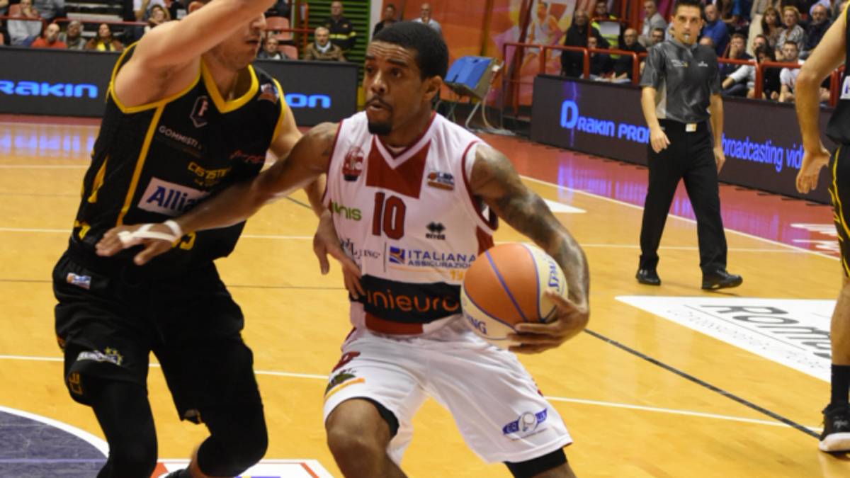 Basket, Unieuro a casa dell'ex Kenny Lawson