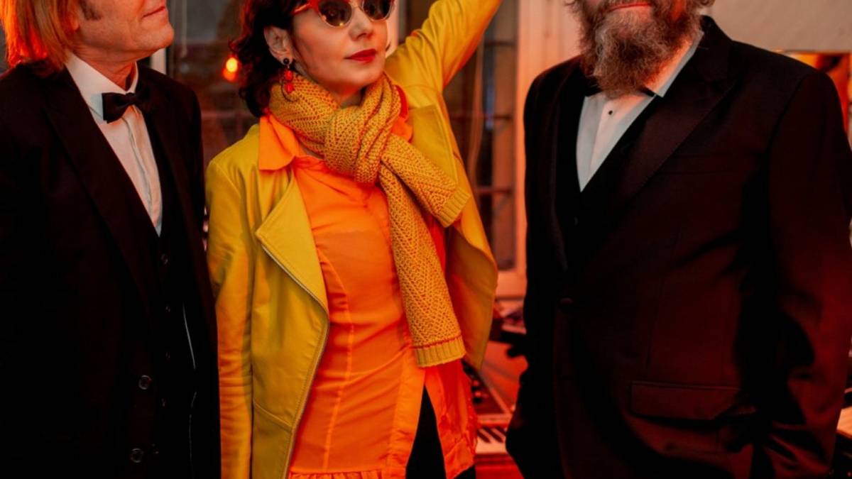 La canzone del Carnevale di Viareggio firmata dagli Extraliscio