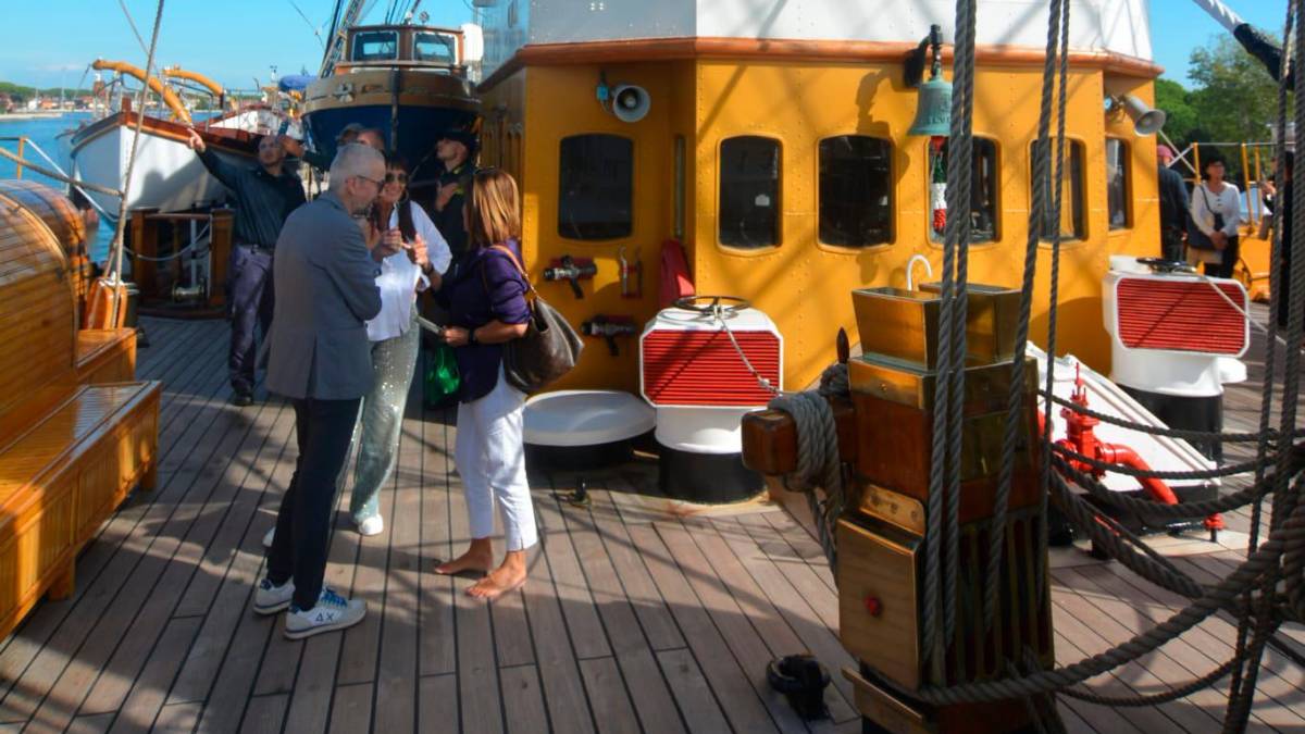 Ravenna, tutti pazzi per la Vespucci FOTOGALLERY