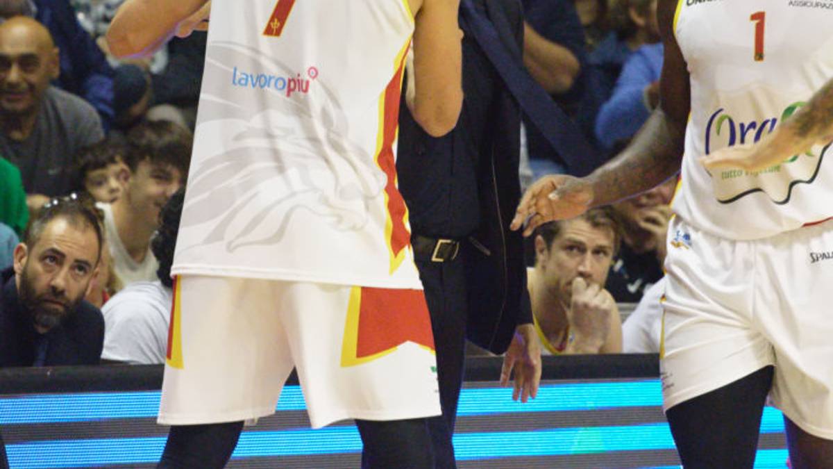 Mantova sgambetta la capolista OraSì (68-71)