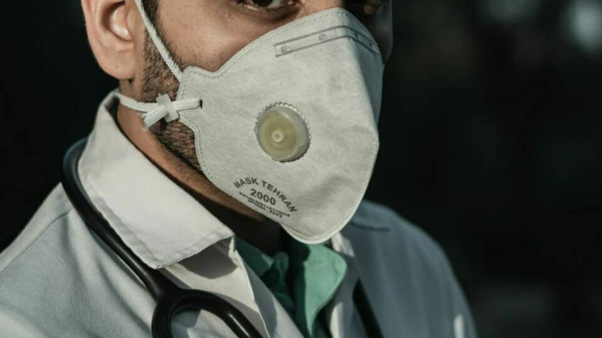 Nessuno voleva assicurare i medici in prima linea contro il virus