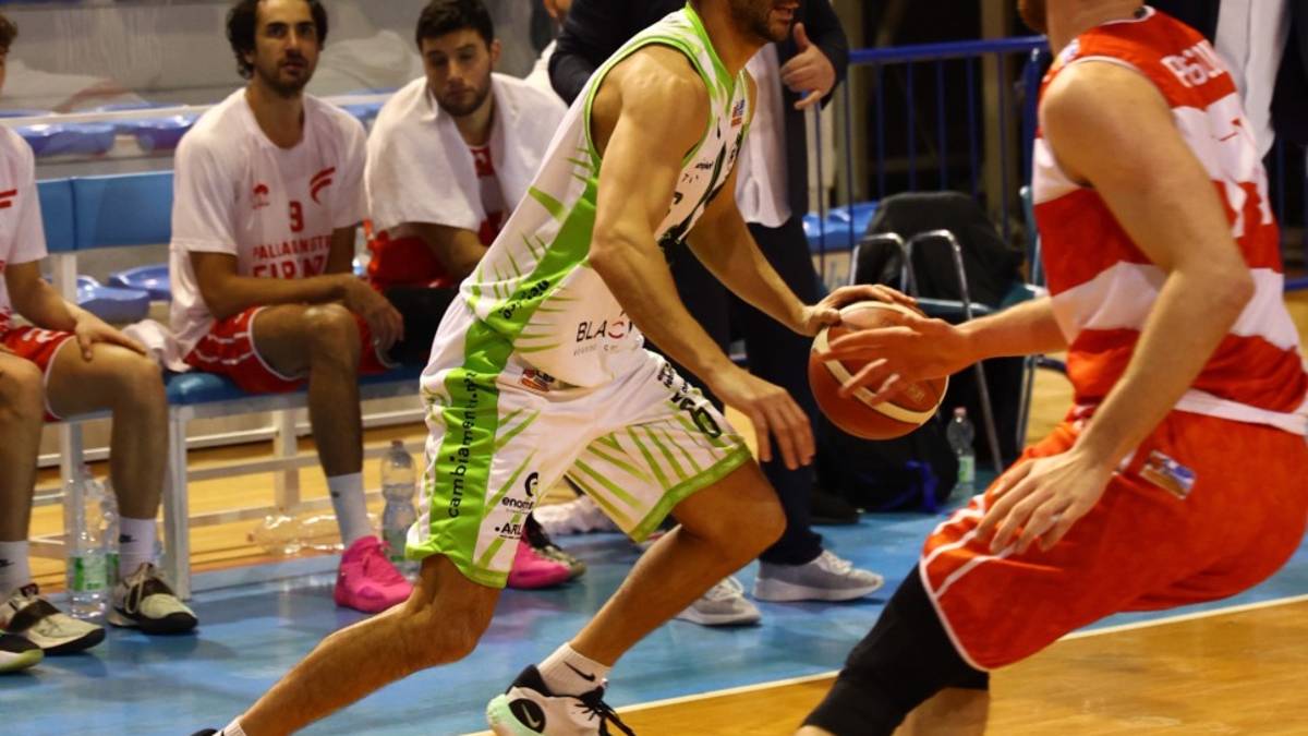 Basket B, Firenze si arrende: ecco la nuova classifica