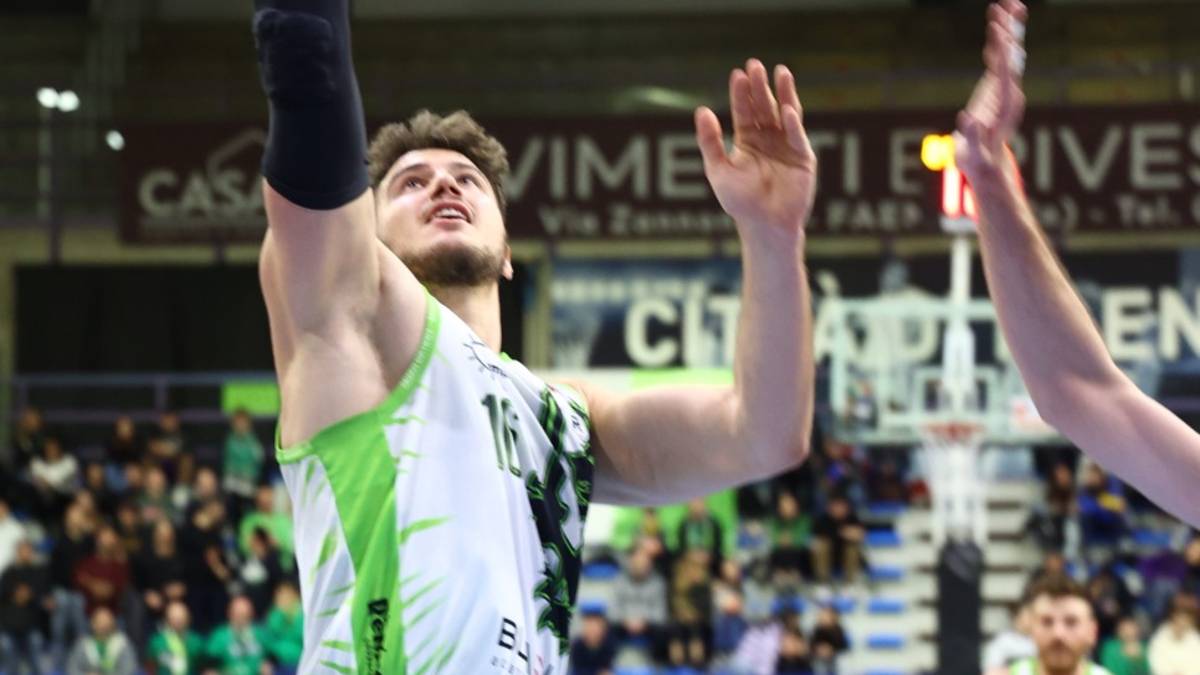 Basket B, Blacks Faenza vincenti, perdono Andrea Costa e Tigers Faenza