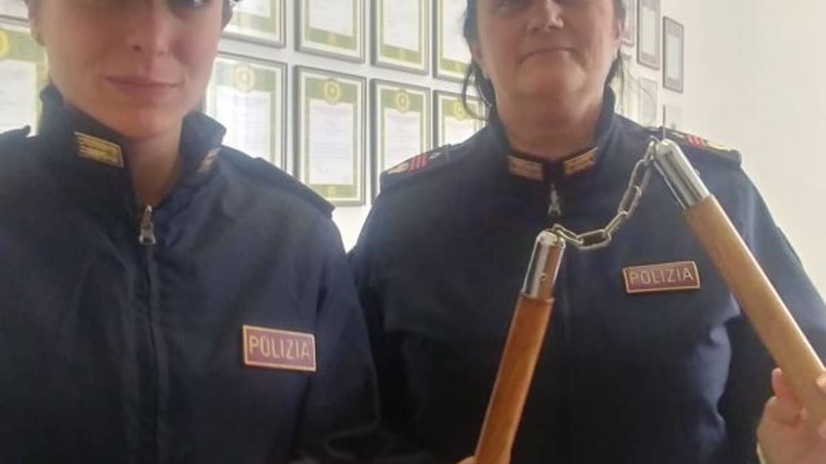 Forlì, in piazza con oggetti contundenti: denunciato
