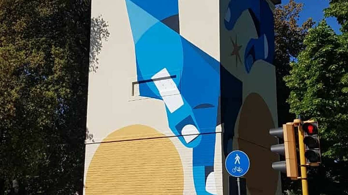 Enel colora le sue cabine per il Giro: una anche a Ravenna