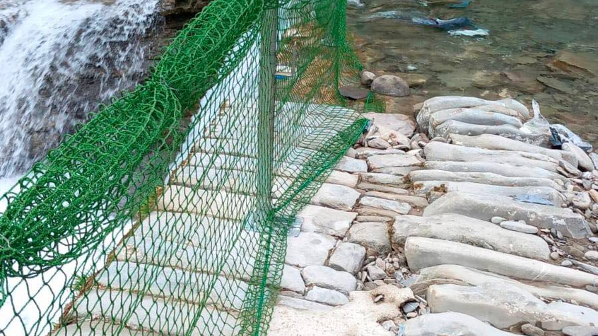 Imola, discarica franata nel rio Rovigo: rifiuti già arrivati nel Santerno