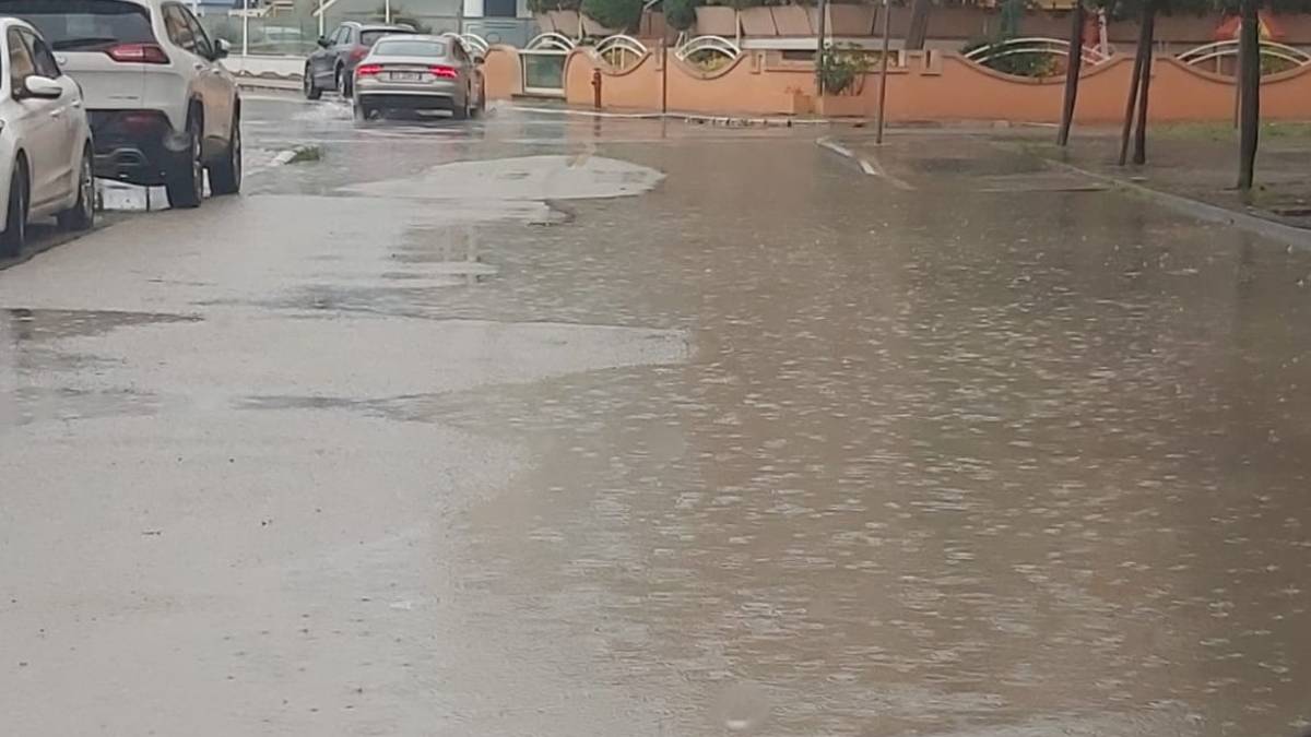 Maltempo, a Cesenatico sott'acqua le strade di Valverde