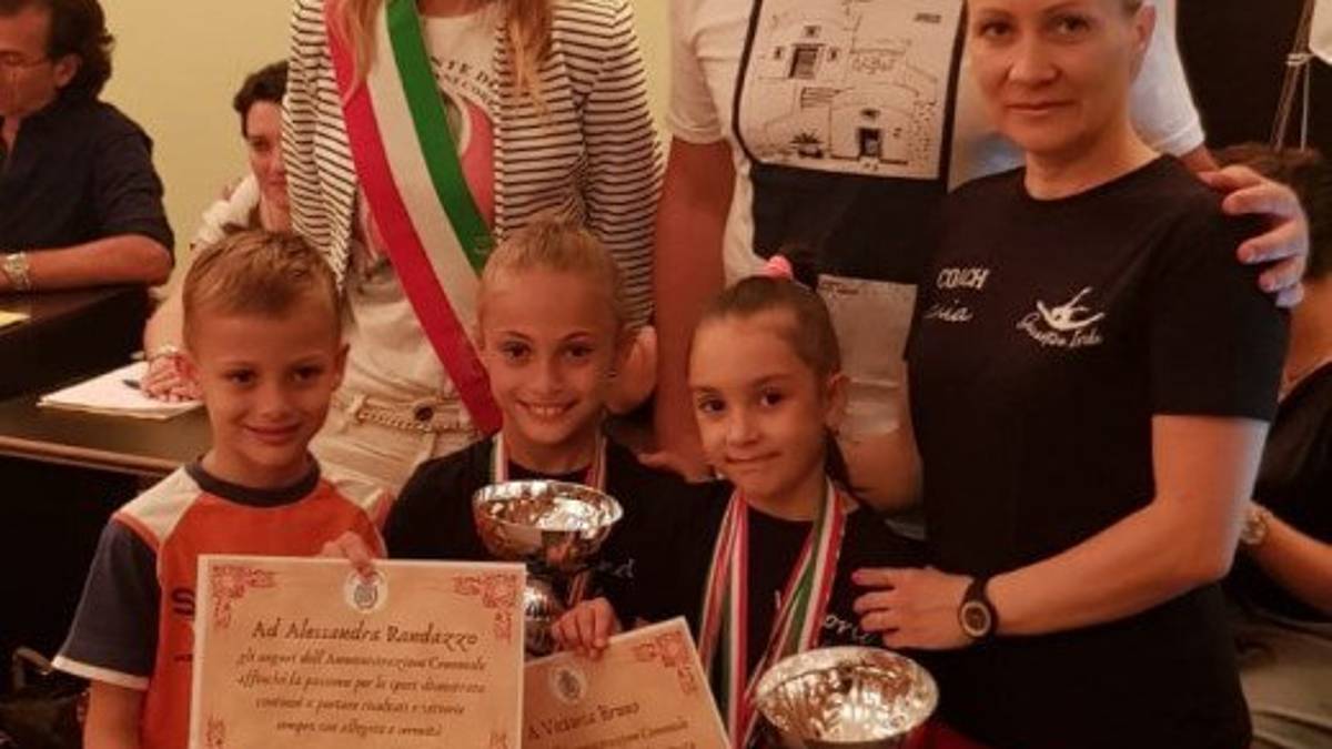 Coriano, applausi per le due giovanissime della ginnastica ritmica