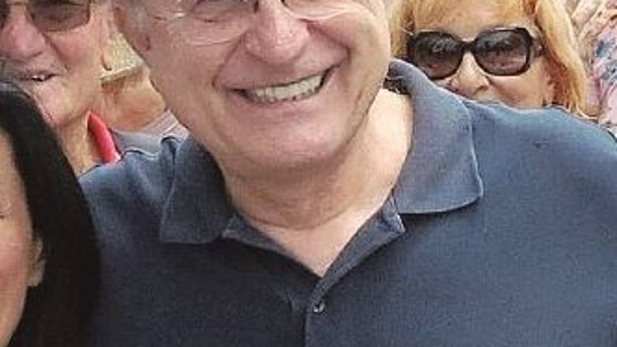 Red Ronnie show: «Trc, Gnassi latitante»