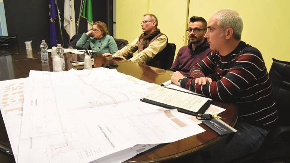 Ex Sferisterio, un cavo di Telecom blocca il cantiere: il parcheggio slitta ancora