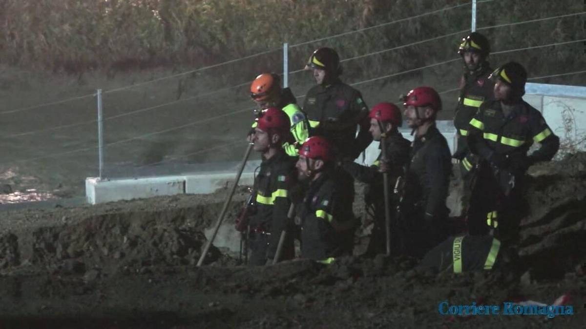 Ravenna, recuperato il corpo del tecnico travolto dal crollo della chiusa. Avviata inchiesta