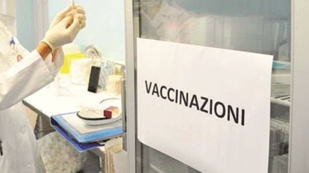 Rimini, bimbo con morbillo alle elementari i genitori rischiano la sanzione