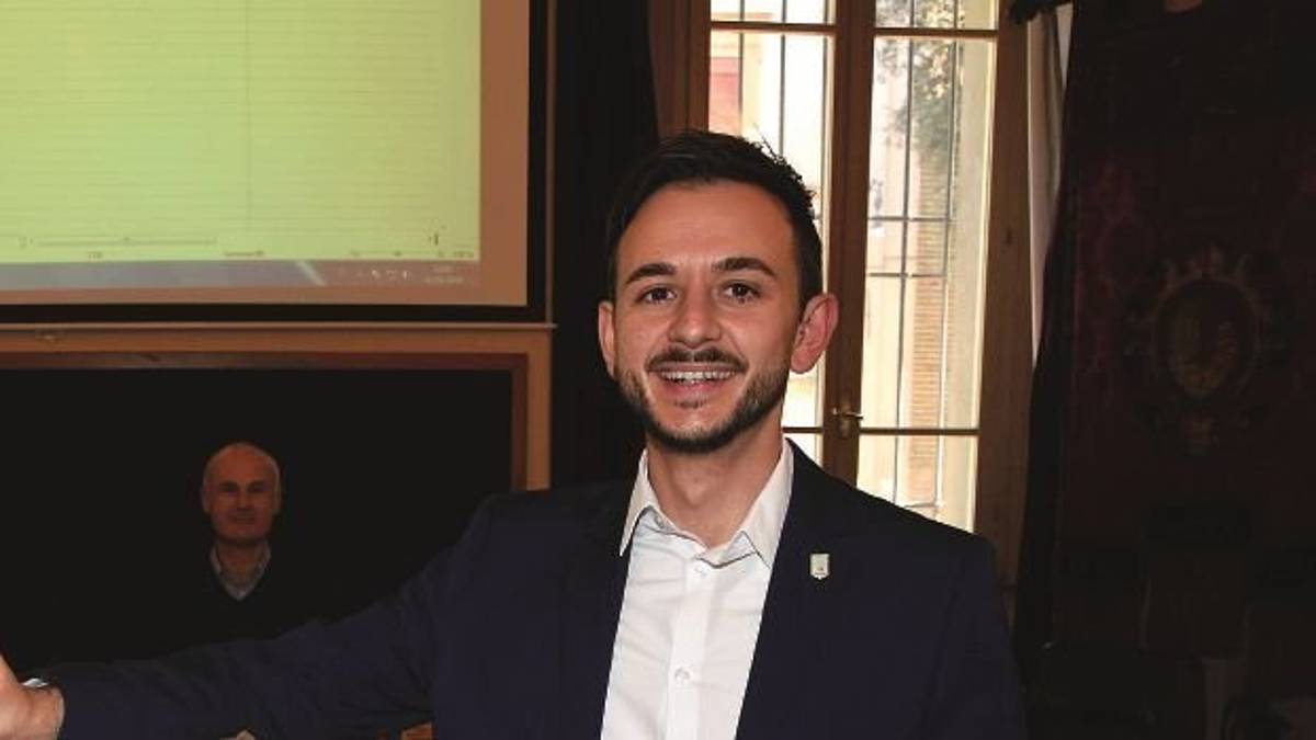 Una barca malandata da non fare affondare