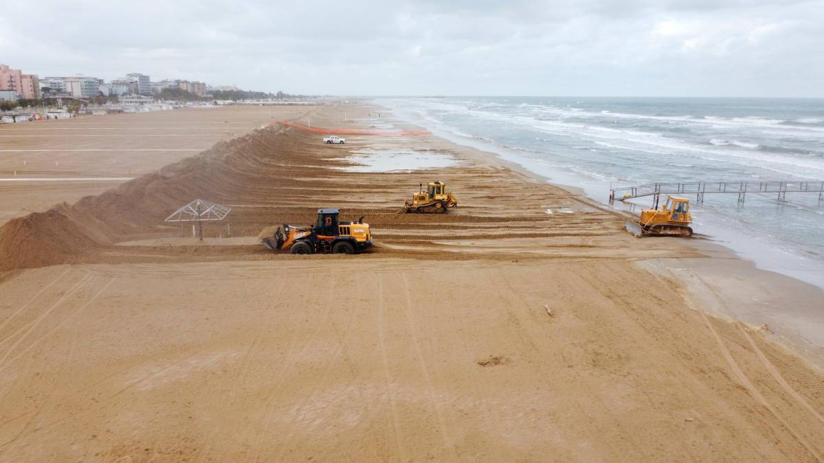 Rimini, le dune in spiaggia completate entro ottobre