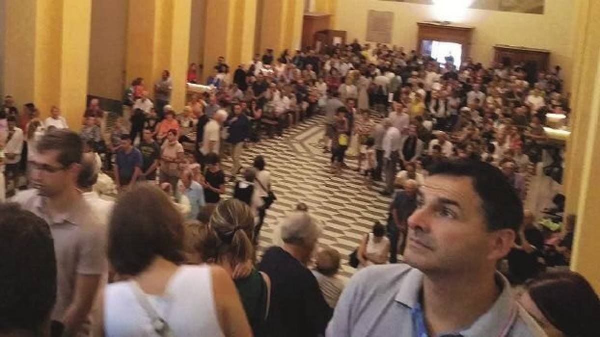 Cesena, migliaia di fedeli all’Abbazia del Monte nonostante il maltempo
