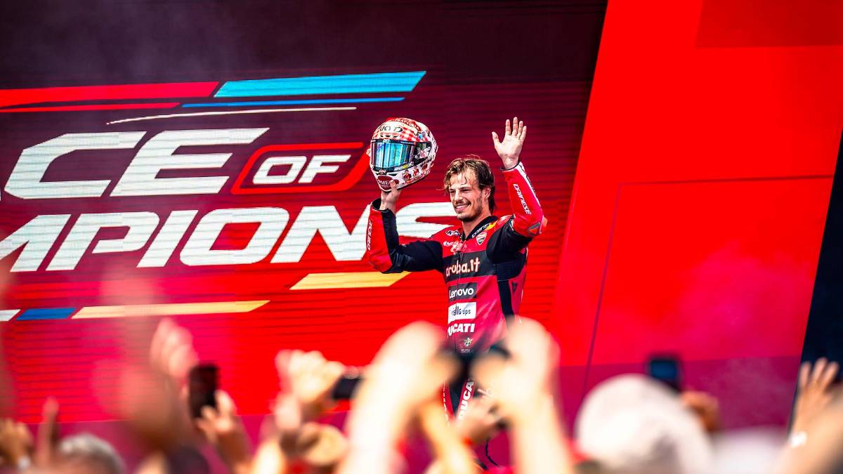 Bulega dopo la vittoria nella Race of the Champions