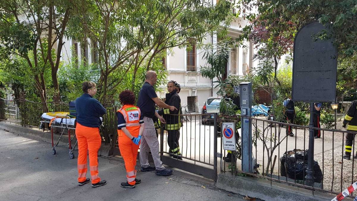 Rimini. Asserragliato in una villetta, minaccia di uccidersi