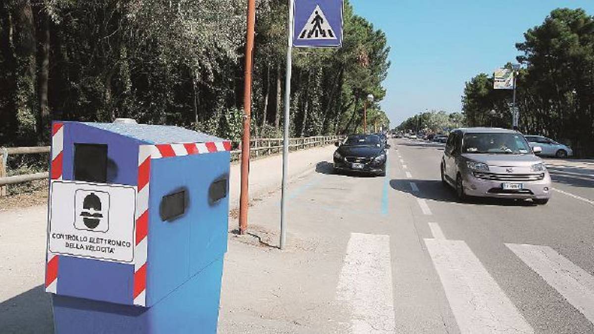 Box velox oscurato con vernice: i“dispetti” si moltiplicano