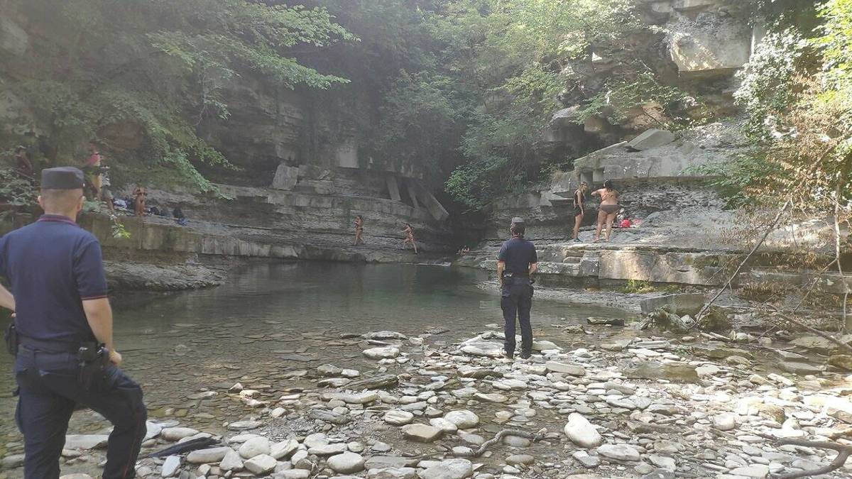 Premilcuore, precipitano massi alla cascata della Grotta urlante: tragedia sfiorata