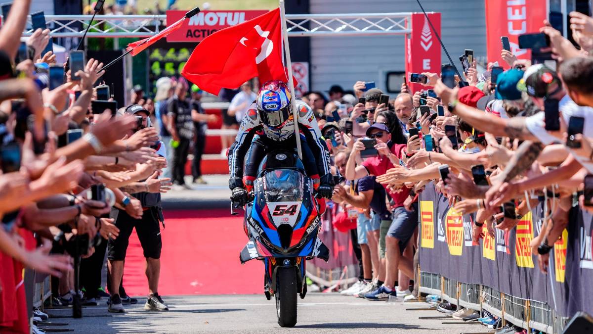 Superbike, Misano incorona Toprak Razgatlioglu: tripletta per 75mila spettatori. Bulega e Bautista completano il podio