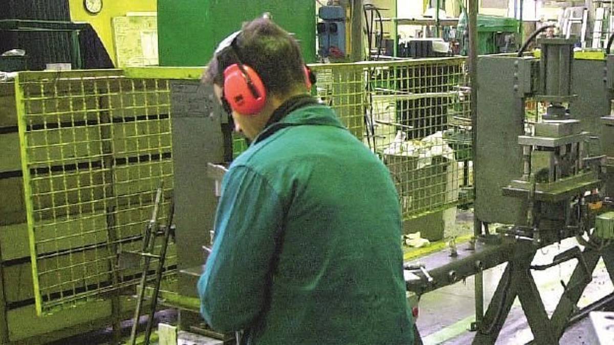 L’industria ha ancora il segno positivo ma la crescita inizia a rallentare