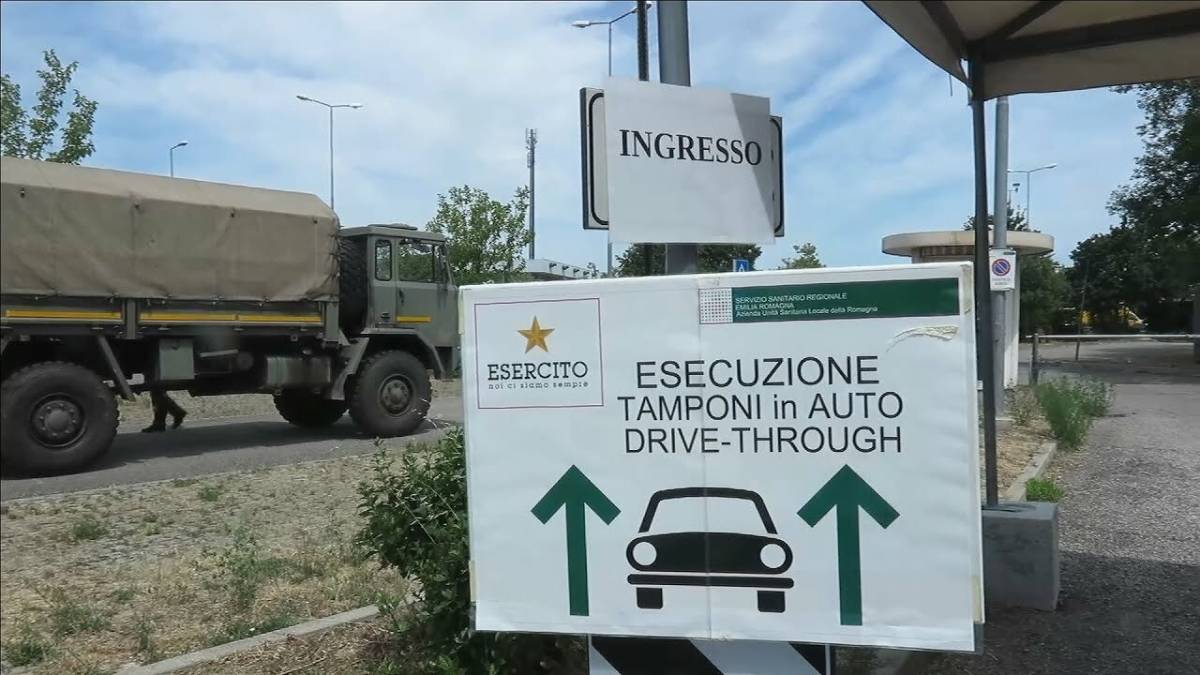 Covid, chiude il Drive Through a Riccione, fatti 40mila tamponi