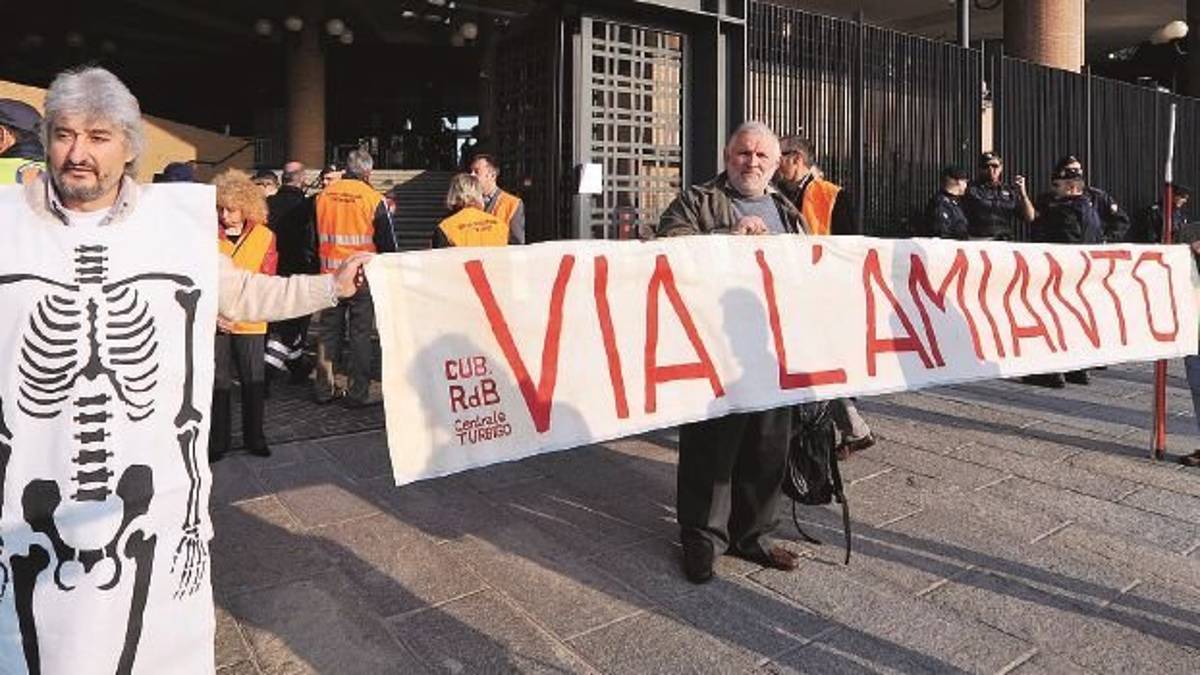 Amianto, boom di vittime anche tra chi pensava di lavorare al sicuro