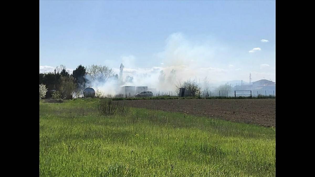 Incendio a ridosso di un'azienda a San Giorgio di Cesena