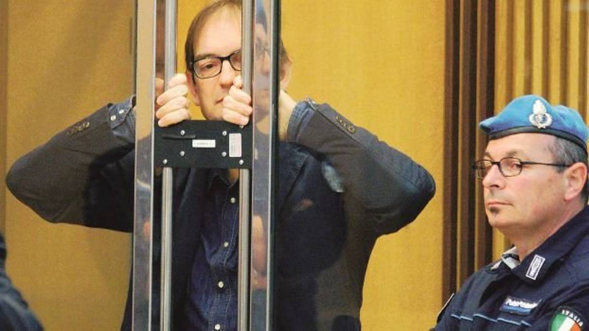 Ravenna, via al processo d'appello. Cagnoni assente: sto male