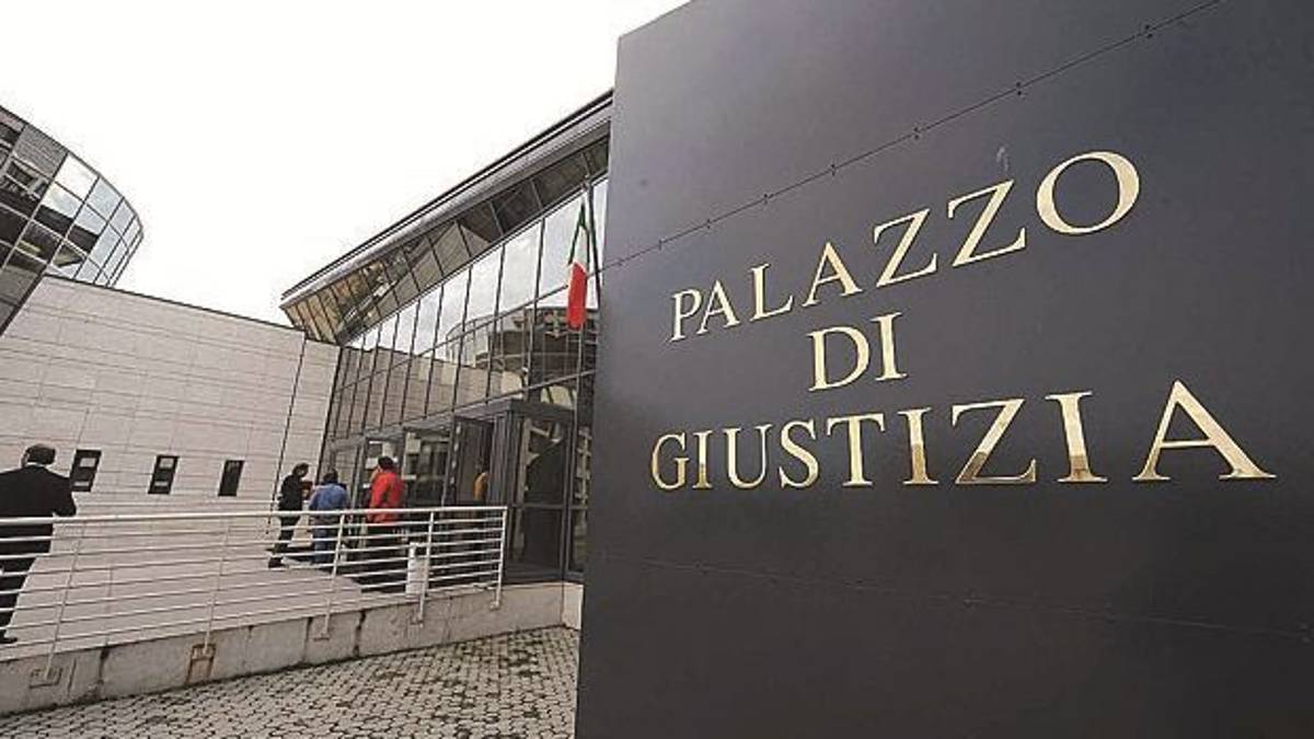Cerca di truffare la ex, a processo a Rimini per usura e tentata estorsione