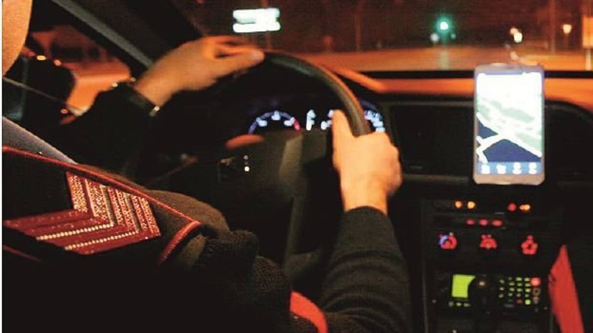 A Ravenna ladri sfondano la vetrata della sala slot e sradicano bancomat