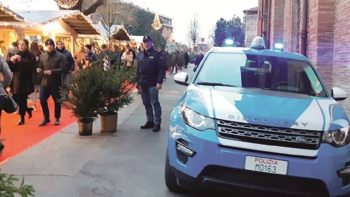 Addobbi natalizi: vandali in azione nel centro storico di Rimini