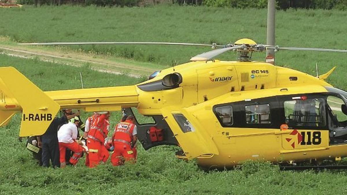 Sbatte la testa dopo un placcaggio: rugbista operata d’urgenza al Bufalini