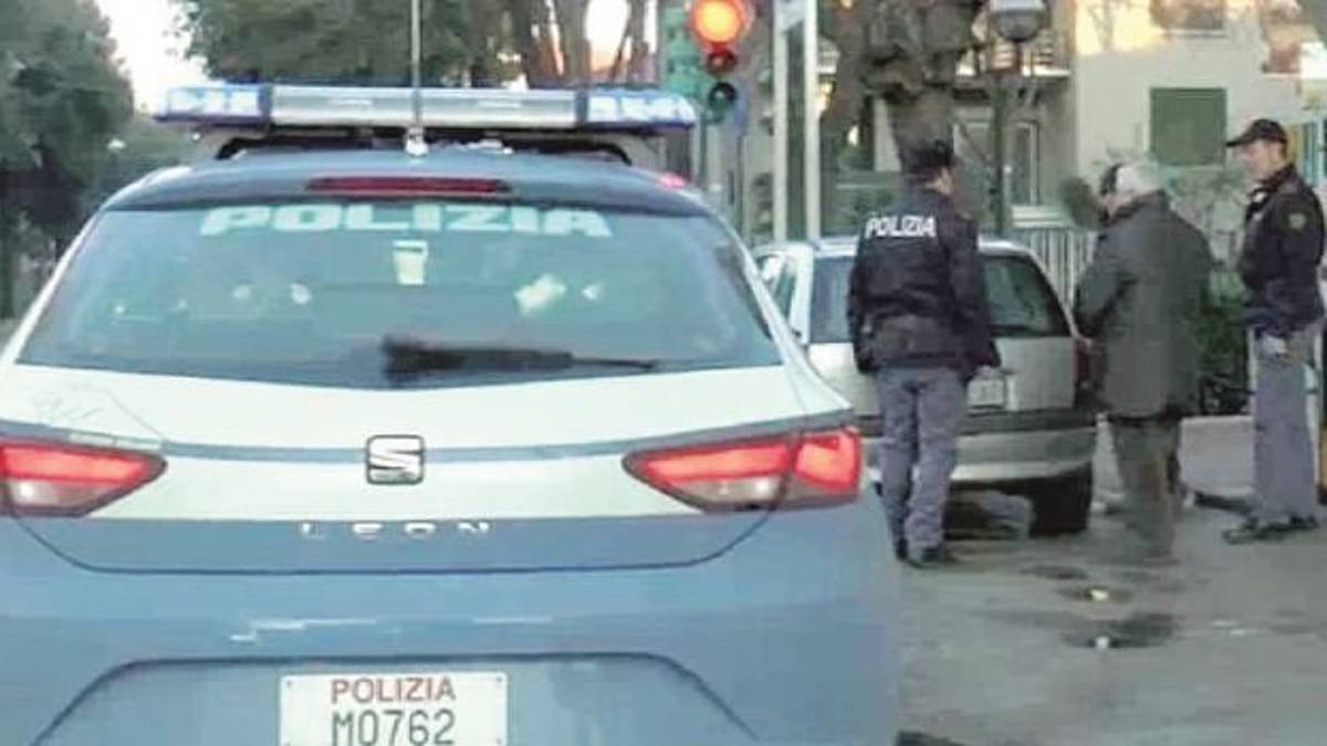Ladri in casa mentre dormono: razzia di gioielli, colpo da 25mila euro