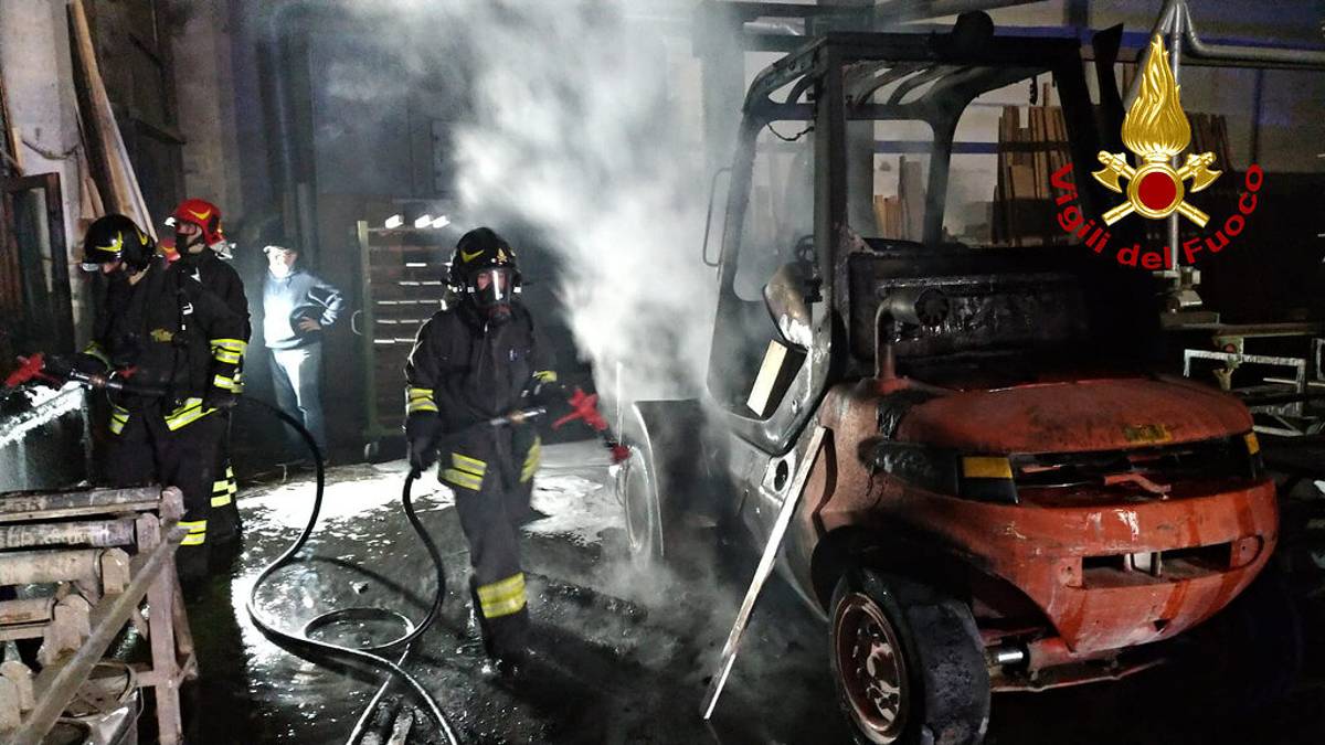 Sos incendio in falegnameria a Budrio di Longiano