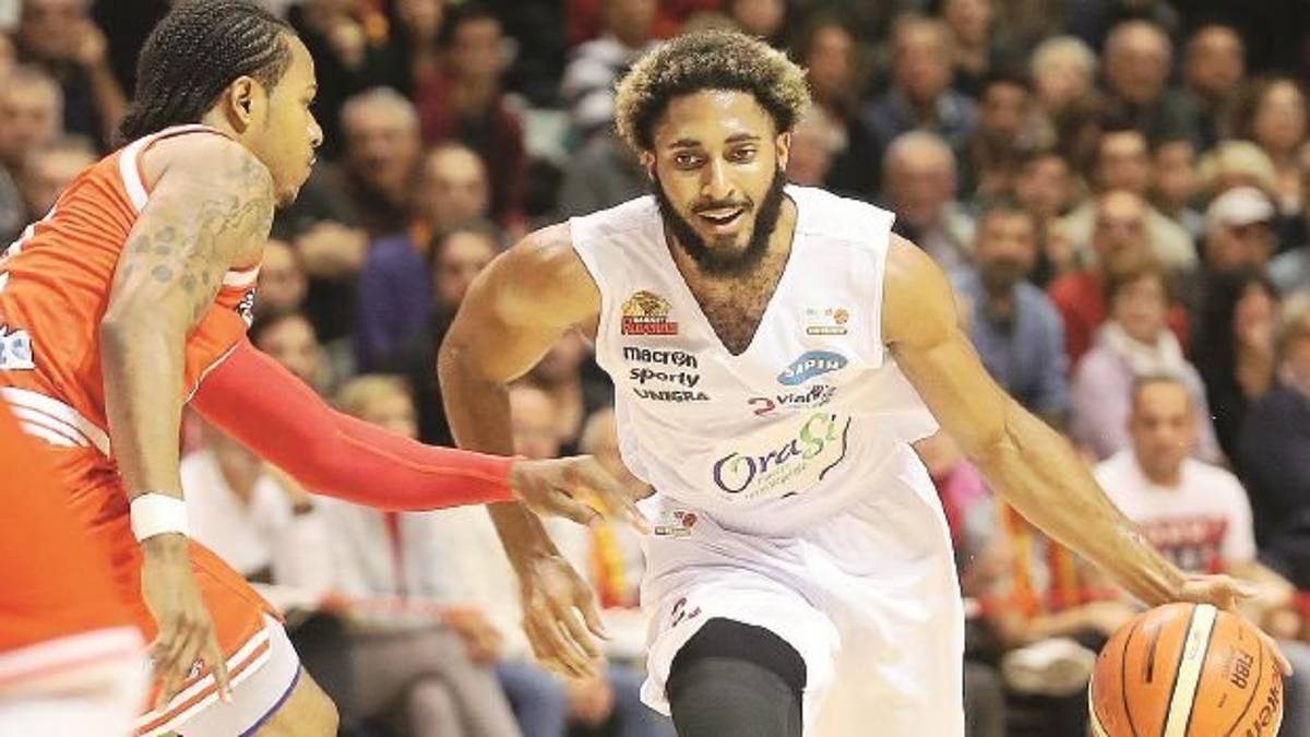 OraSì, Cento di queste partite: Smith riporta il sorriso a Mazzon