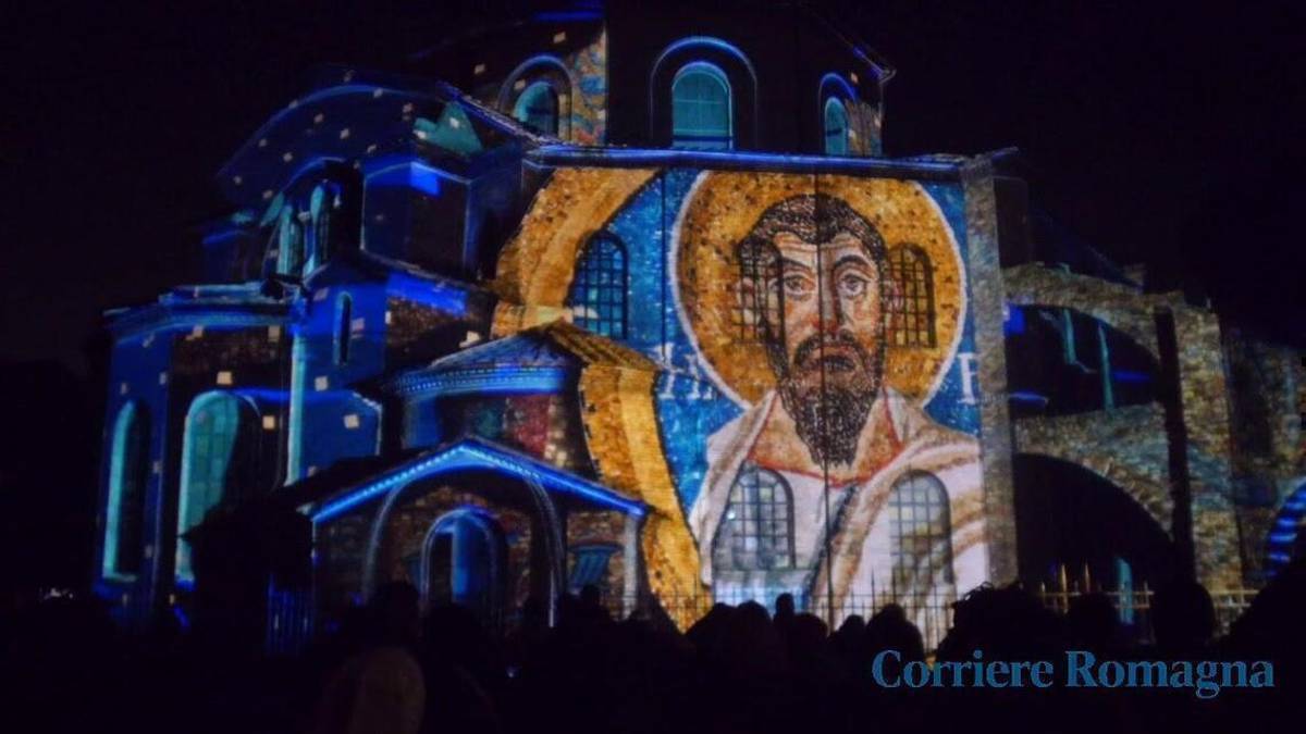 Ravenna si immerge nella tradizionale natalizia con la visual art 3d