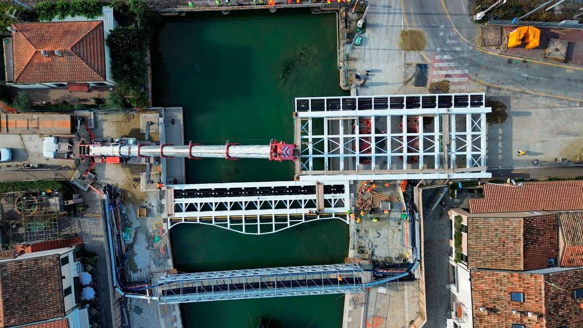 Cesenatico, il varo del nuovo “Ponte del Gatto” VIDEO