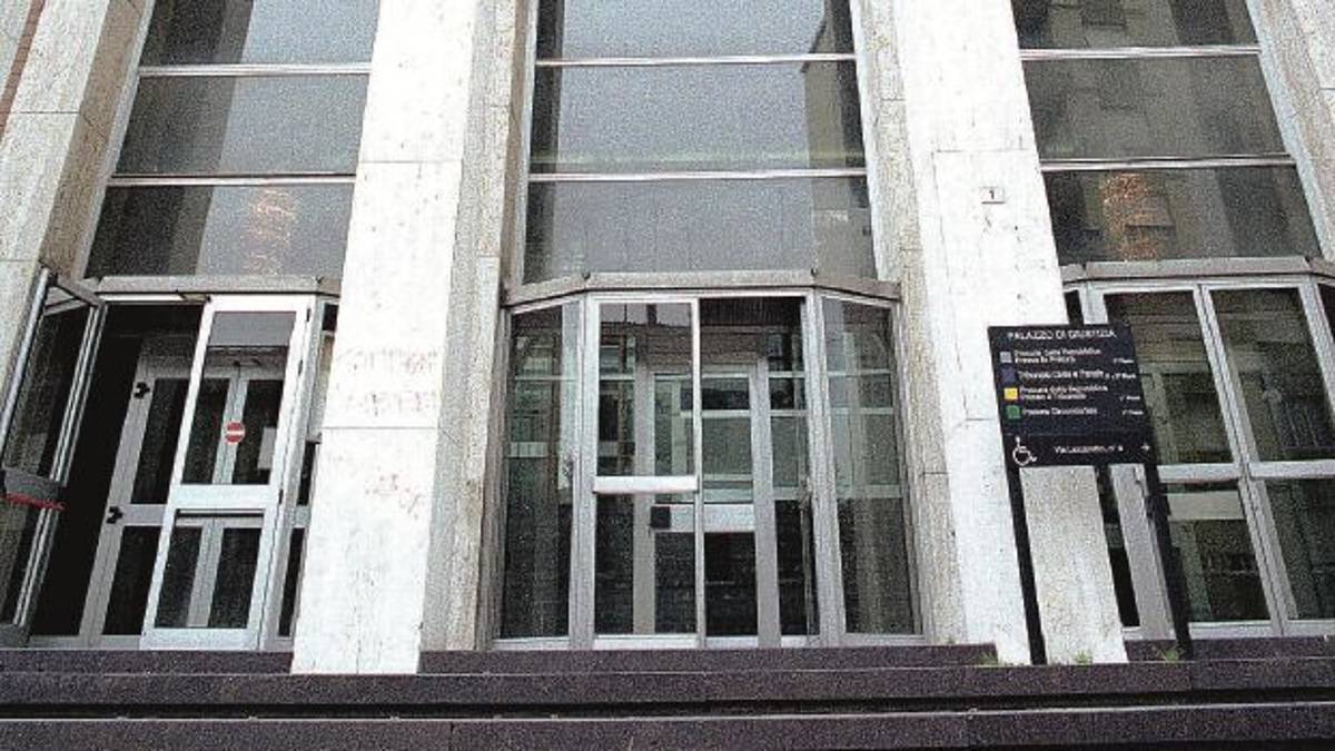 Promotore con il vizio del gioco fa sparire i risparmi dei clienti