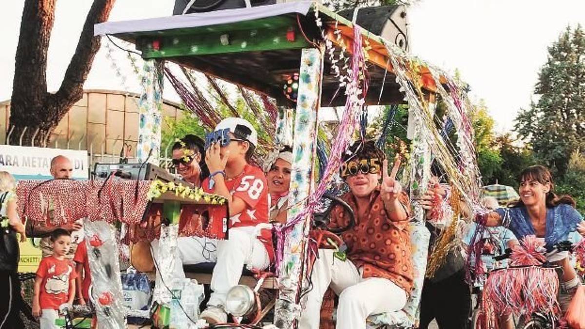 A Santarcangelo la solidarietà viaggia in sella alle “Bici Pazze”