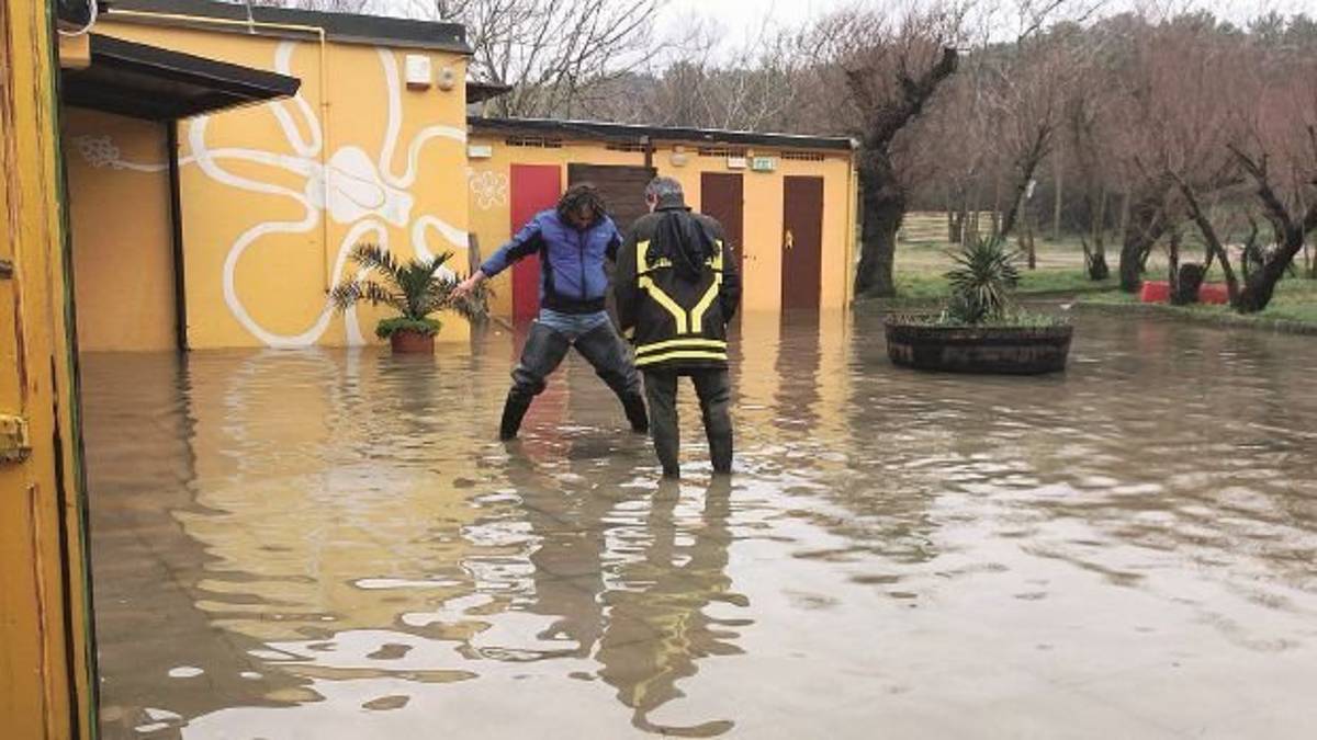 Fogne rotte: la Duna si sveglia sott'acqua