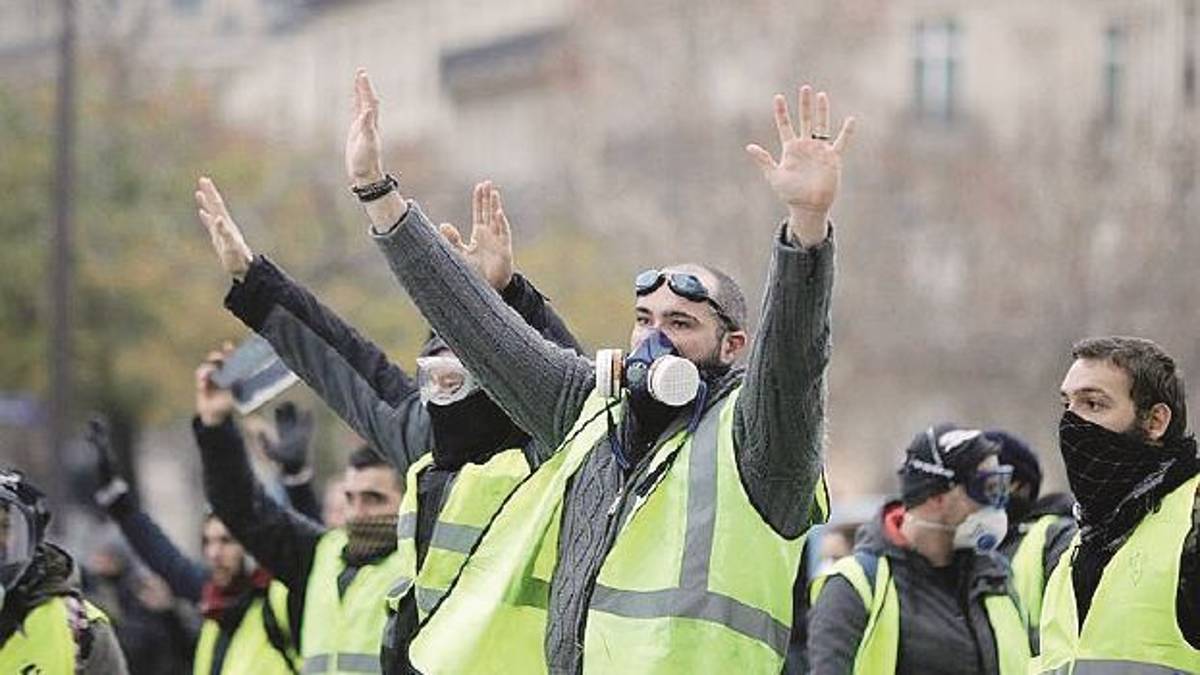 I gilet gialli, violenza, democrazia