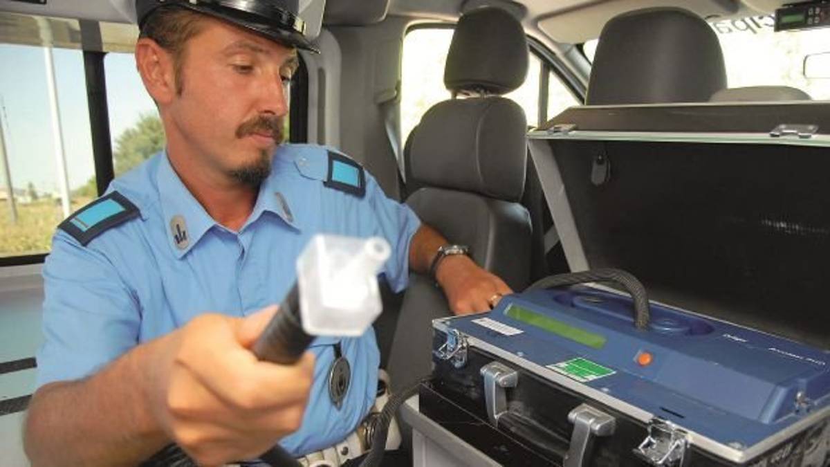 Rimini. In scooter ubriaco poi aggredisce gli agenti