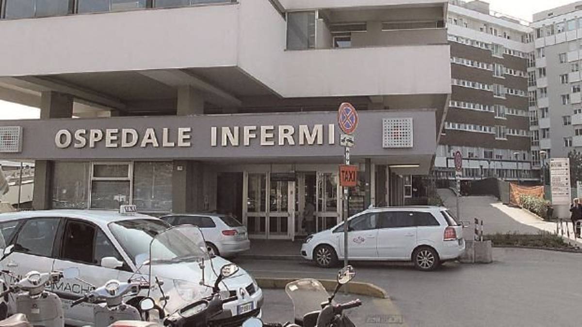 Lite per la fila in farmacia, denunciato un pensionato a Rimini