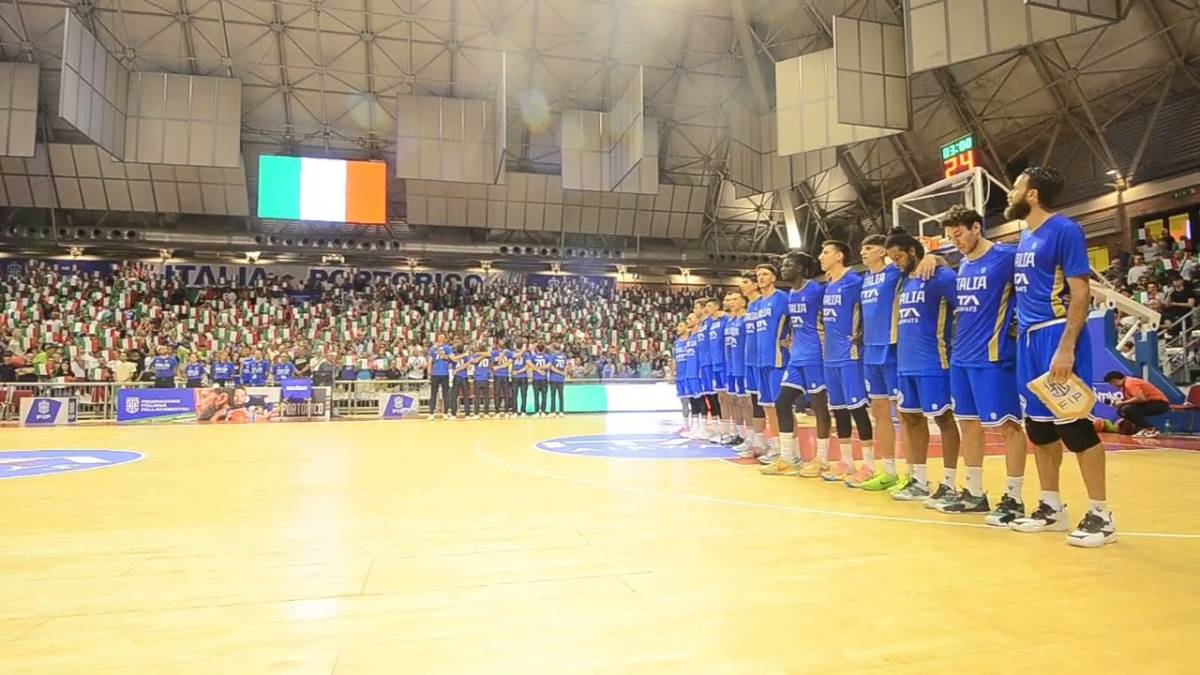 Basket, Italia-Portorico a Ravenna: inno nazionale da brividi al Pala de Andrè VIDEO